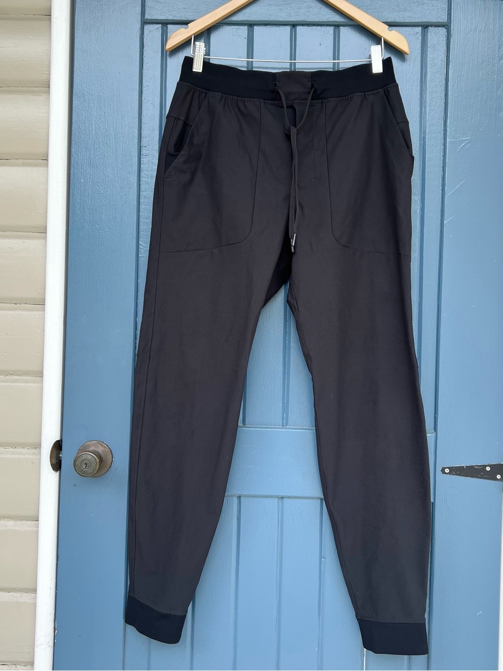 Lululemon Men's ABC Jogger Pants in Black Size Medium